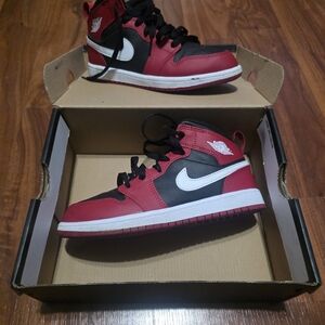 Jordan 1 Mid Preschool